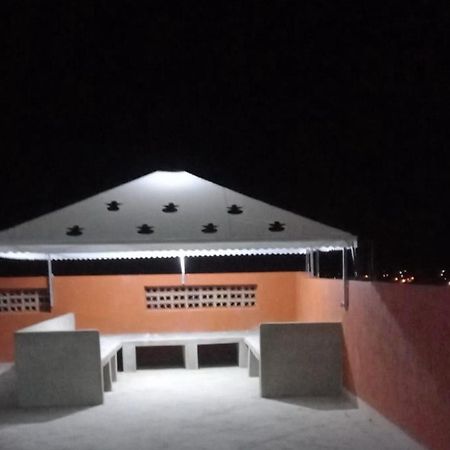 Karaz Homestay Grand Appartement Avec Rooftop Monte Arrouit Zewnętrze zdjęcie