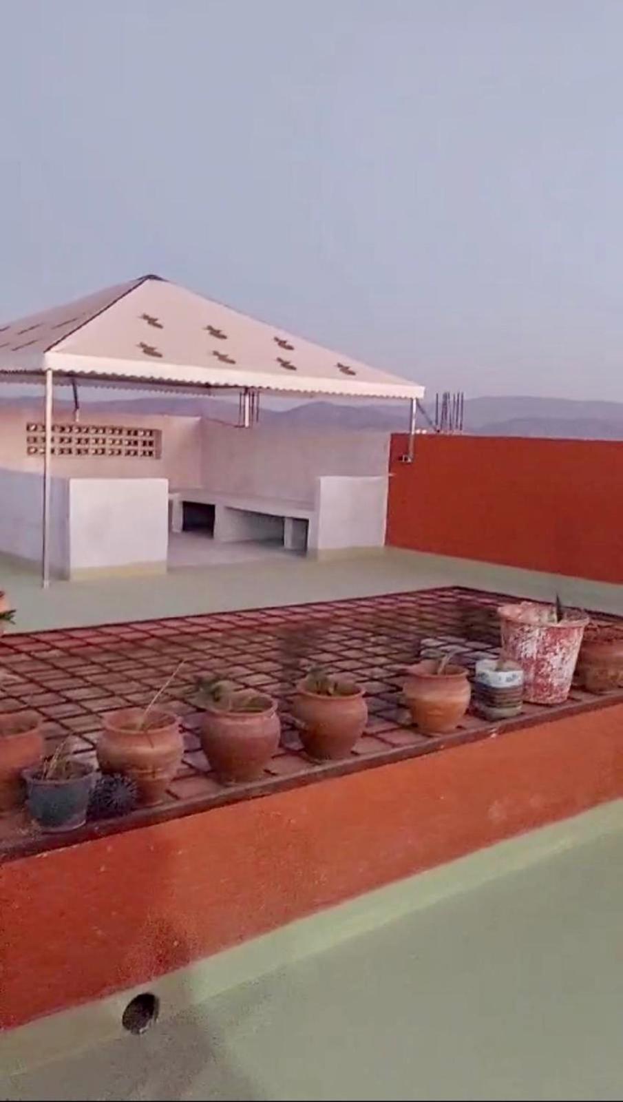 Karaz Homestay Grand Appartement Avec Rooftop Monte Arrouit Zewnętrze zdjęcie